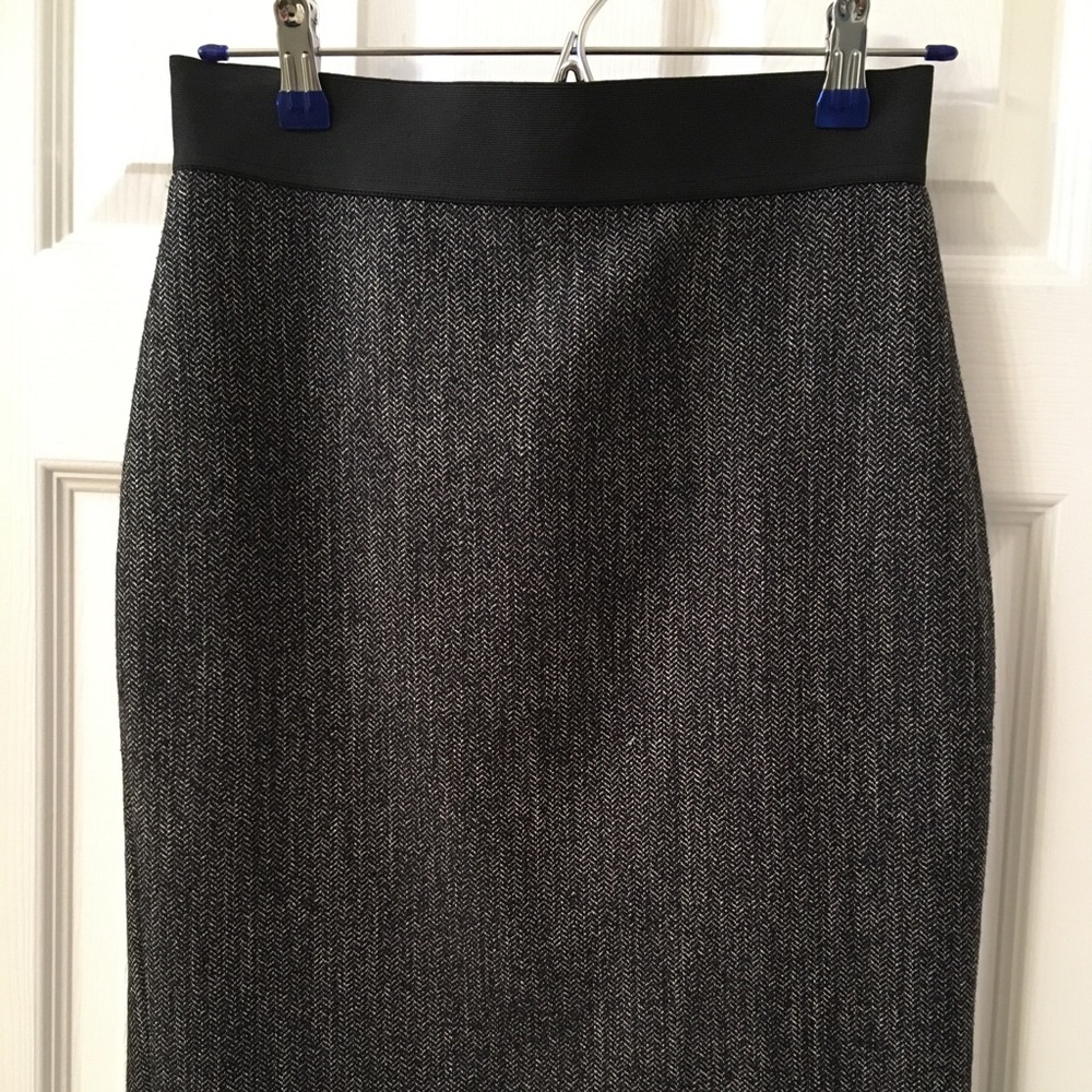 Grey & black pencil skirt